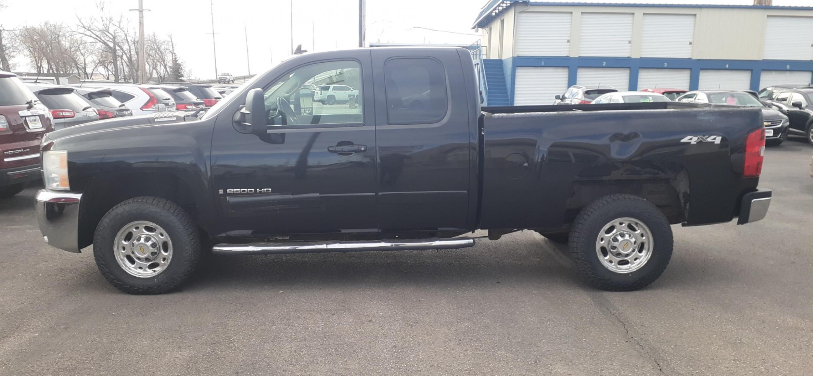 2007 Chevrolet Silverado 2500HD (1GCHK296X7E) , located at 2015 Cambell Street, Rapid City, SD, 57701, (605) 342-8326, 44.066433, -103.191772 - CARFAX AVAILABLE - Photo #0